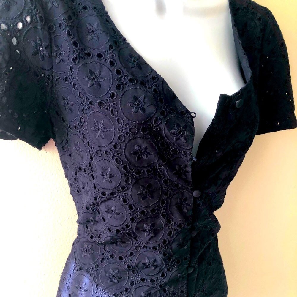 JACQUI E eyelet top new